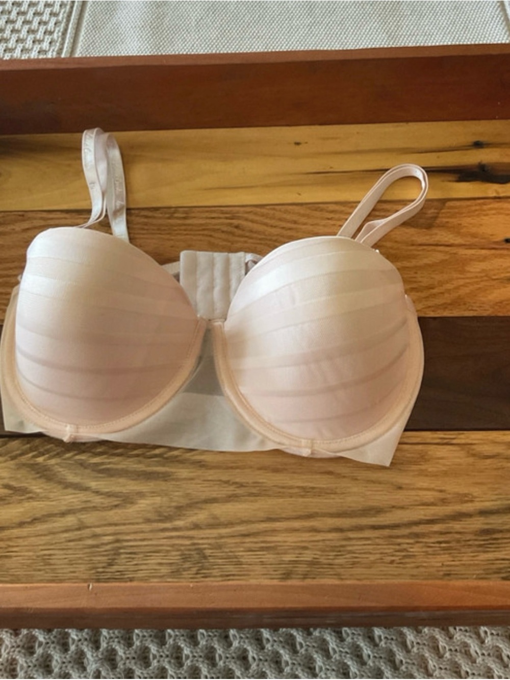 Vince Camuto Cream Padded Strapless Convertible Bra size 36C